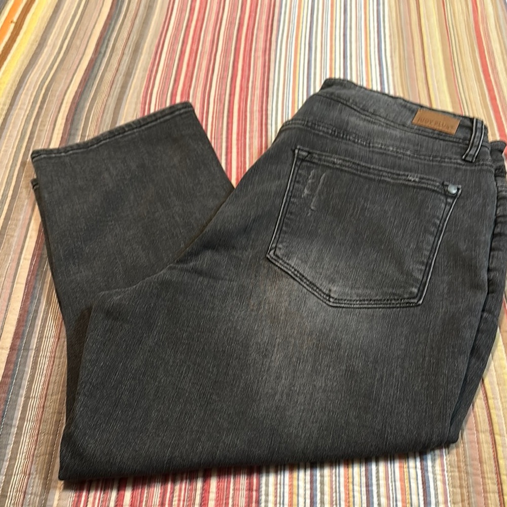Women’s Grey Straight-Leg Capri